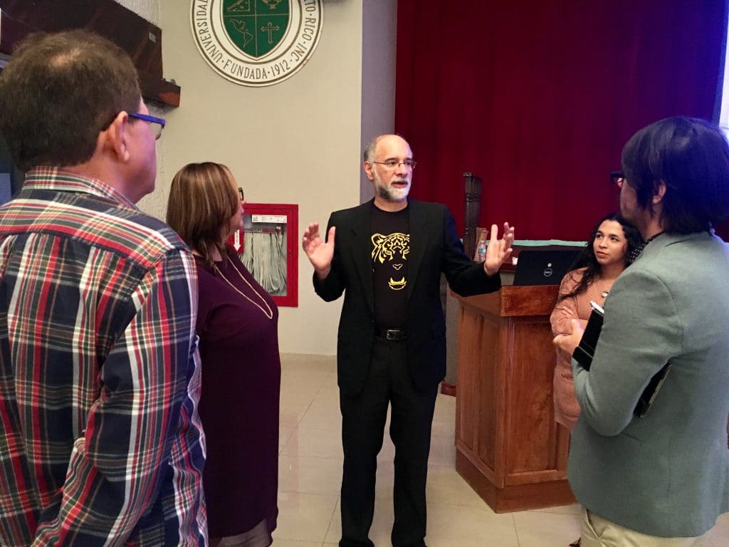 Orientación InterEmprende impartida por el Dr. Alex Rodríguez.