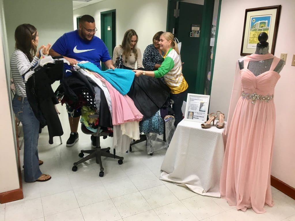 Vísteme para mi fiesta