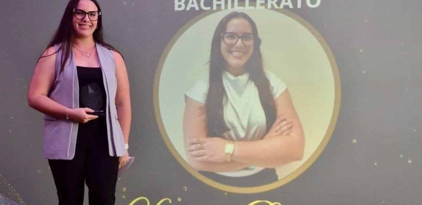 Egresada del Programa Upward Bound Math & Science recibe importante premio